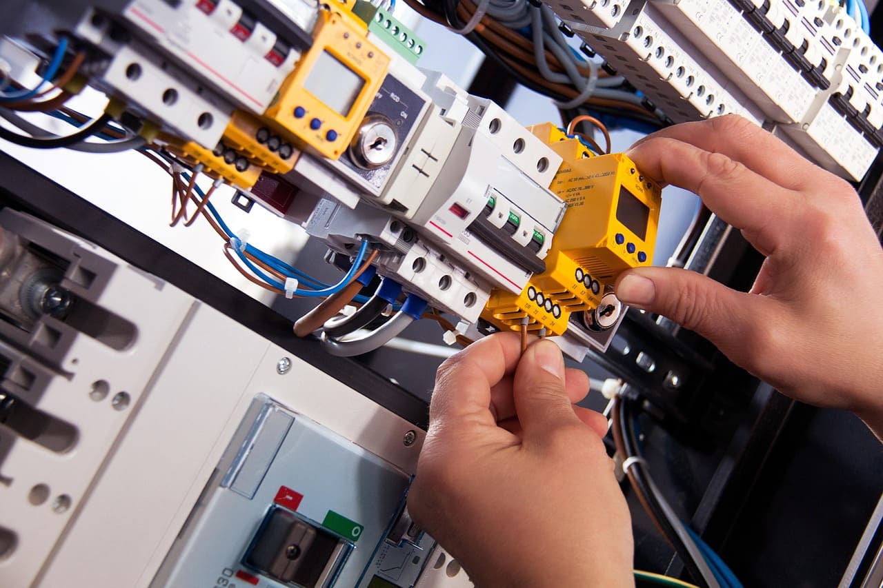 Electricistas para comunidades y administradores de fincas