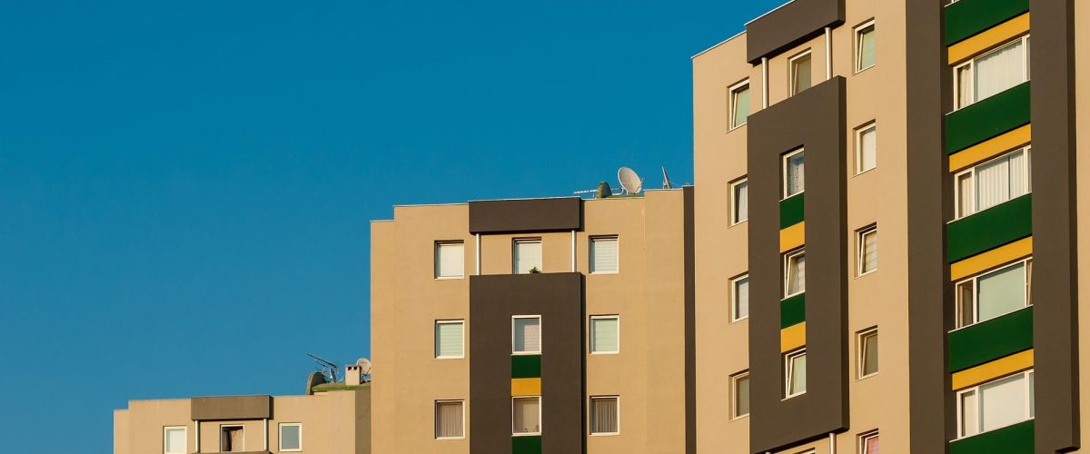 Servicios integrales para comunidades limpieza, jardinería, conserjería y reparaciones